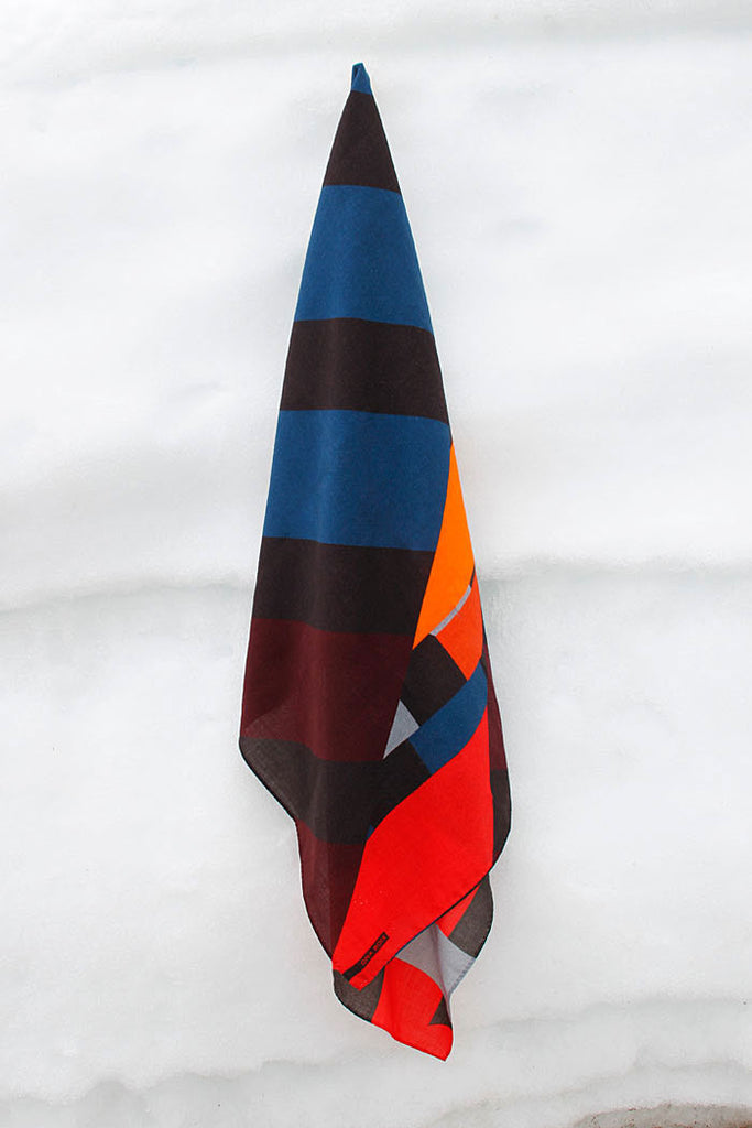 Ona Boix 100% wool shawl with a color block design